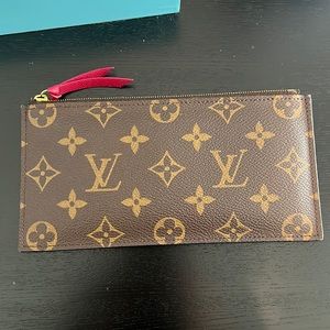 Louis Vuitton-FELICIE POUCH